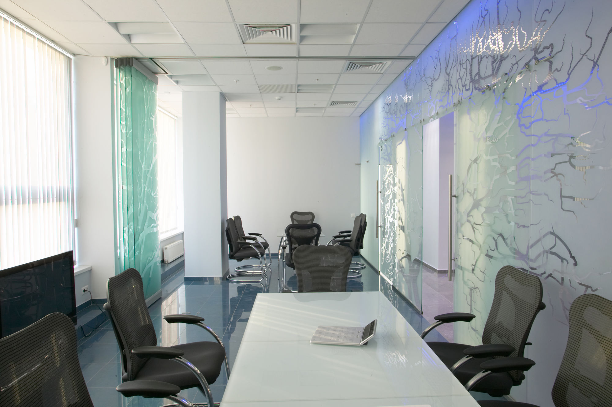 Фото Раздвижные цельностеклянные перегородки NAYADA SmartWall G5