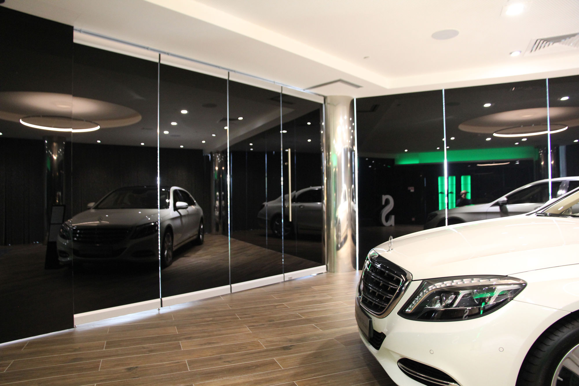 Фото Раздвижные цельностеклянные перегородки NAYADA SmartWall G5