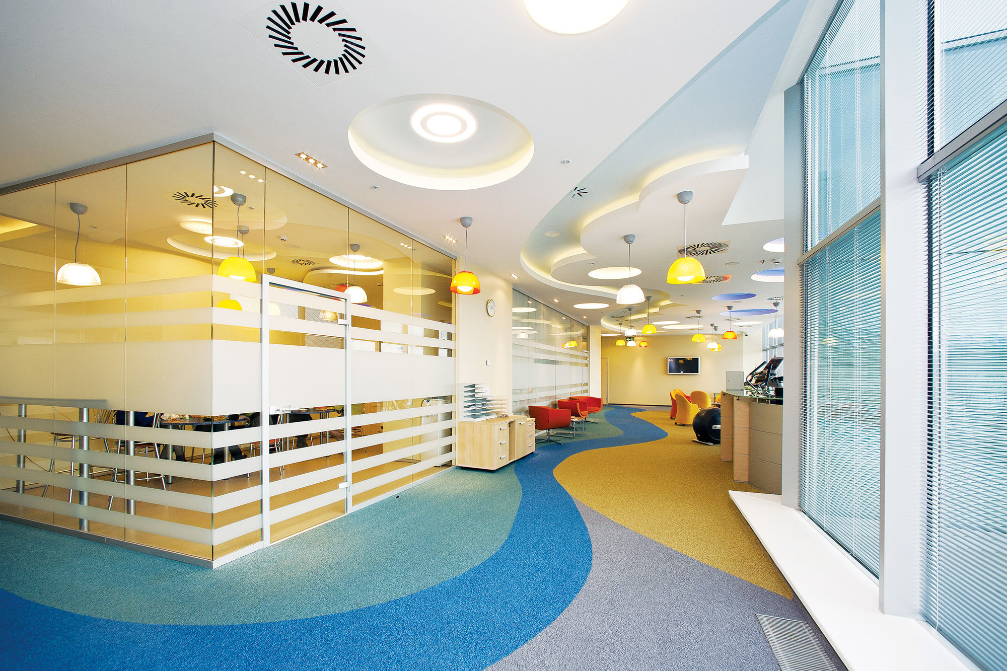 Фото Цельностеклянные перегородки NAYADA-Crystal