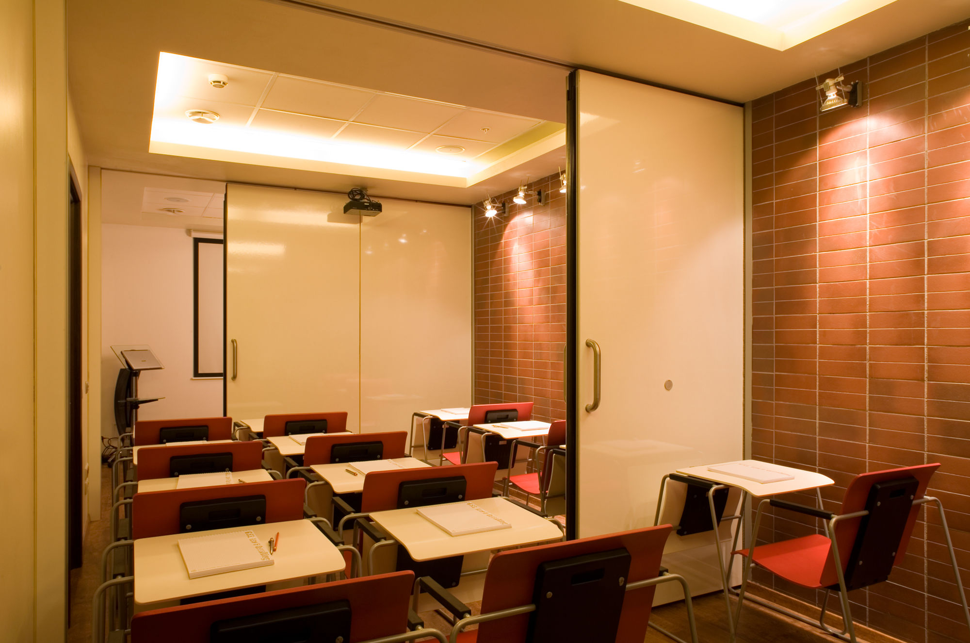 Фото Глухие раздвижные перегородки NAYADA SmartWall H5/H7