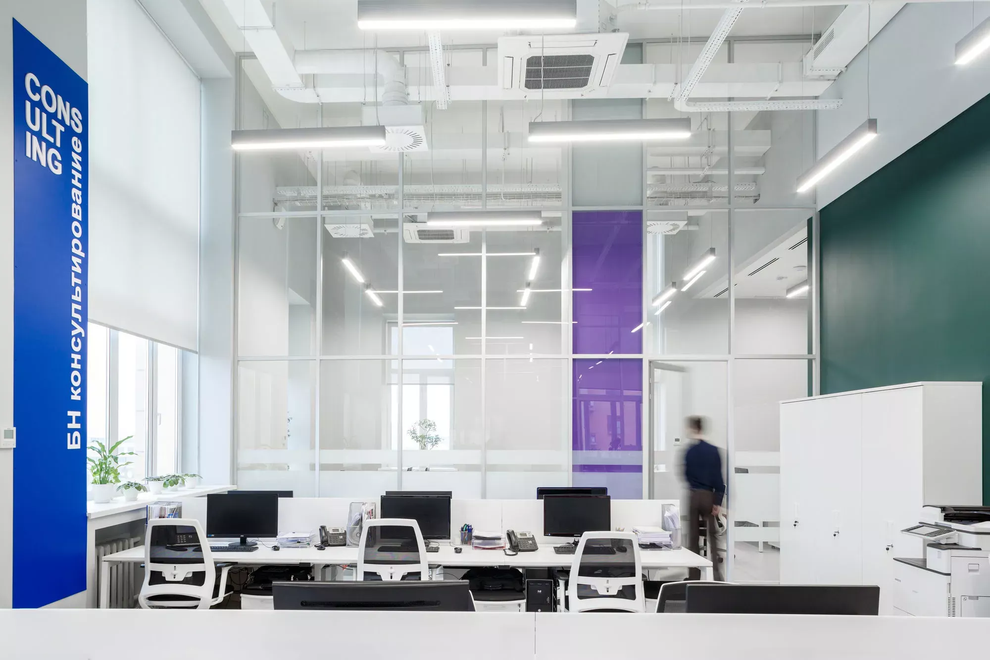 Фото Алюминиевые перегородки с остеклением NAYADA-Standart