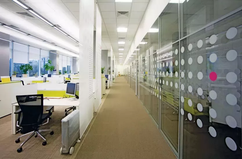 Фото Алюминиевые перегородки с остеклением NAYADA-Standart