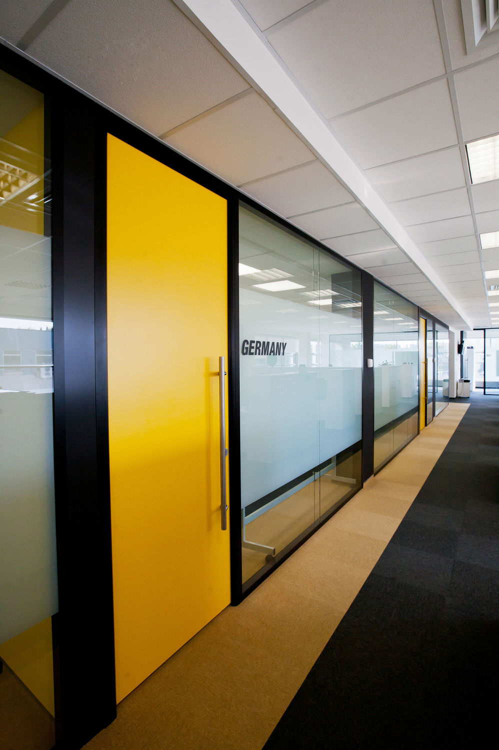 Фото Ламинированные двери