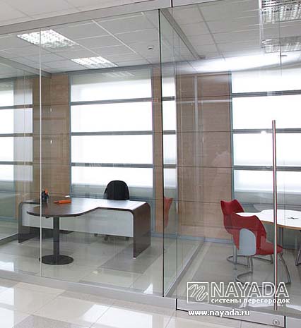 Новый профиль для перегородок NAYADA-Crystal