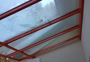 в проекте Козырек из закаленного стекла в частный дом