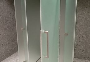 Душевые кабины Nayada Shower в проекте Строительно-монтажные работы на объекте «Административно бытовой жилой комплекс месторождения им. А. Жагрина» для нужд ООО «Газпромнефть-Хантос».