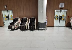 Автоматические двери в проекте Монтаж дверей и перегородок в Международном аэропорту Рощино имени Д. И. Менделеева