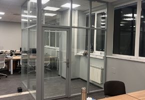 NAYADA-Standart в проекте Изготовление стеклянной стационарной перегородки Nayada-Standart для ООО «СПК-УРАЛ» г. Екатеринбург