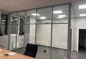 Изготовление стеклянной стационарной перегородки Nayada-Standart для ООО «СПК-УРАЛ» г. Екатеринбург, Екатеринбург