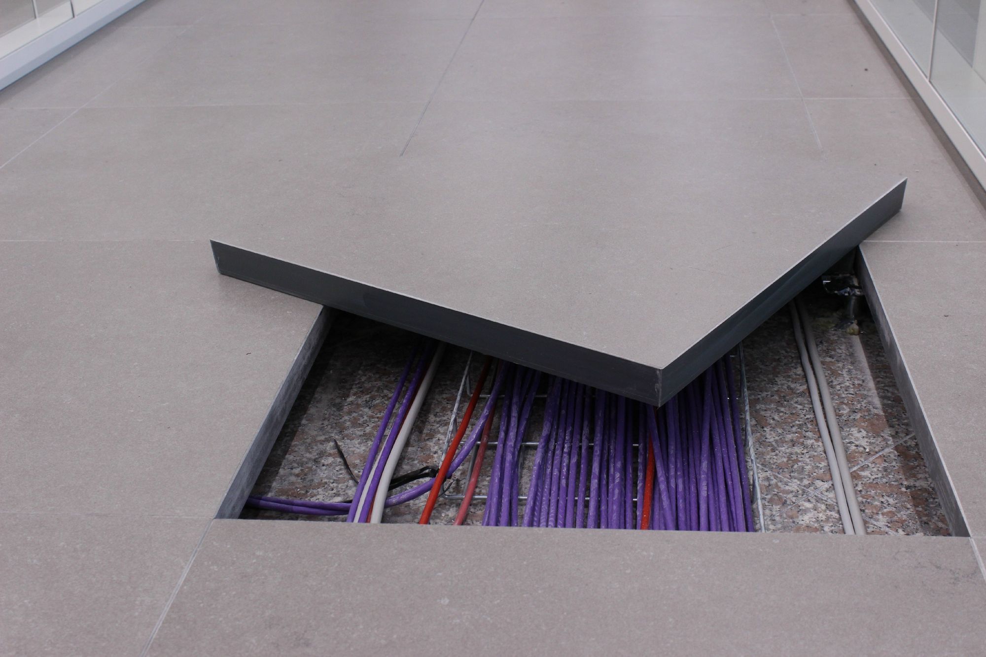 Фото Фальшполы компании CBI Europe (Italy)