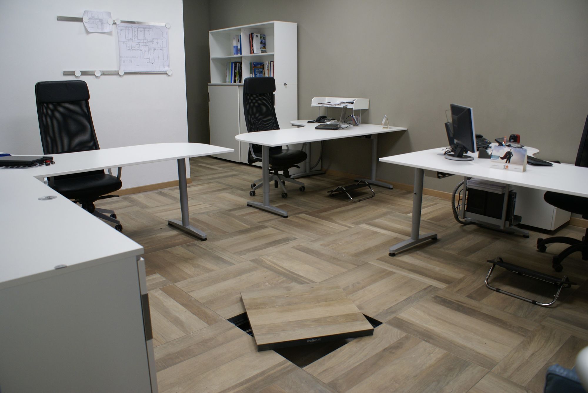 Фото Фальшполы компании CBI Europe (Italy)