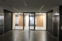 Установка офисных перегородок и дверей для офиса компании ПАО Новатек в г. Новый Уренгой