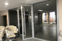 Установка офисных перегородок и дверей для офиса компании ПАО Новатек в г. Новый Уренгой