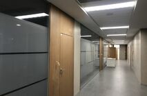 Установка офисных перегородок и дверей для офиса компании ПАО Новатек в г. Новый Уренгой