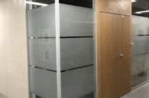 Установка офисных перегородок и дверей для офиса компании ПАО Новатек в г. Новый Уренгой