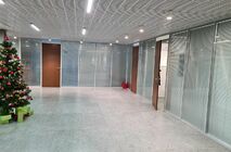 Установка офисных перегородок и дверей в офисном центре 