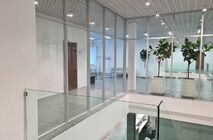 Установка офисных перегородок и дверей в офисном центре 