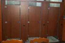 антехнические кабинки и шкафчики для переодевания на источнике Аван